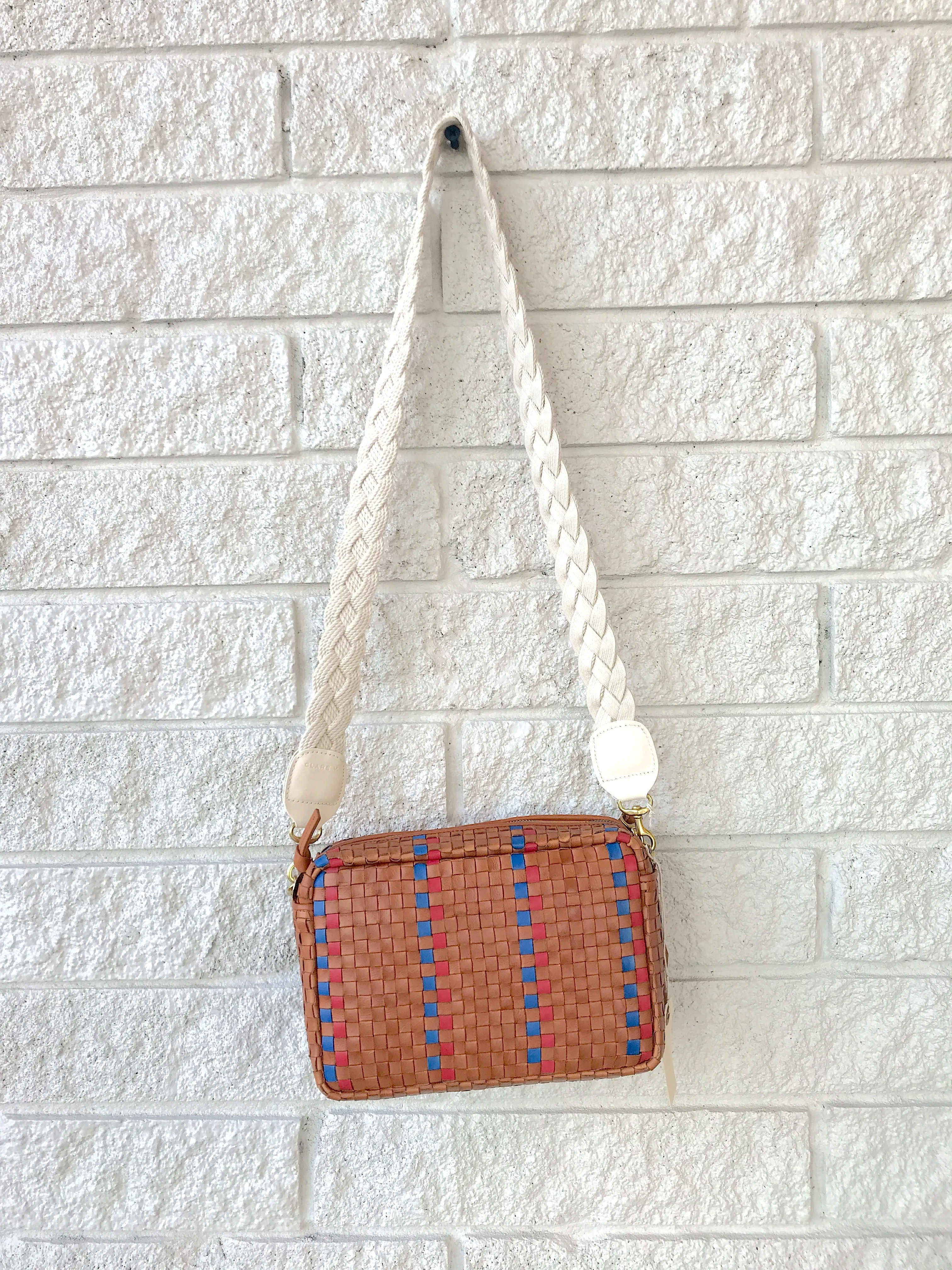 CROSSBODY STRAP