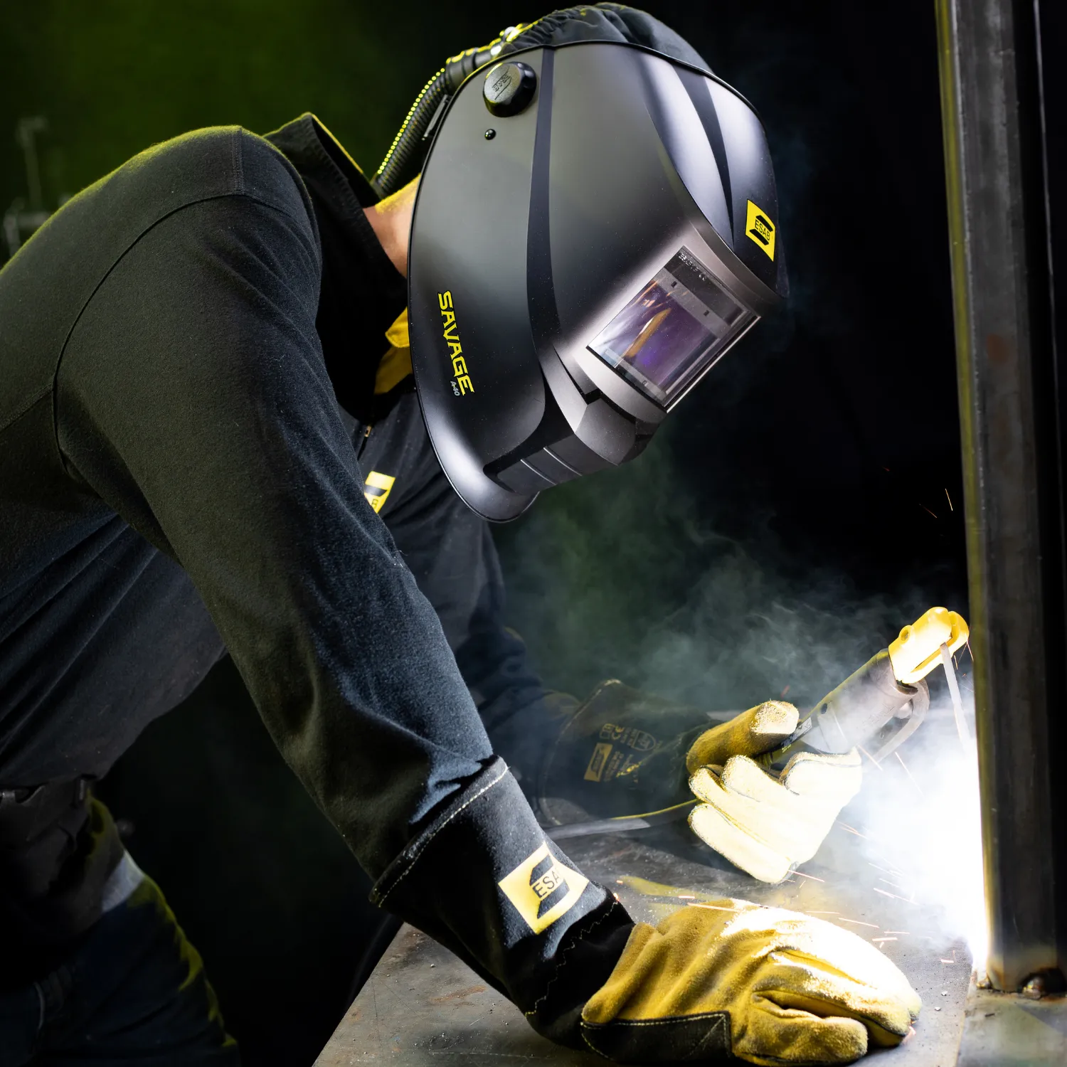 ESAB 0700002400 Savage A40 Welding Helmet w/ PAPR