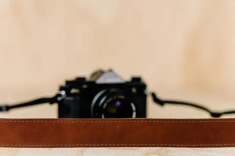 Lucky Straps Simple 40 Leather Camera Strap - Natural Brown with Brown Stitching
