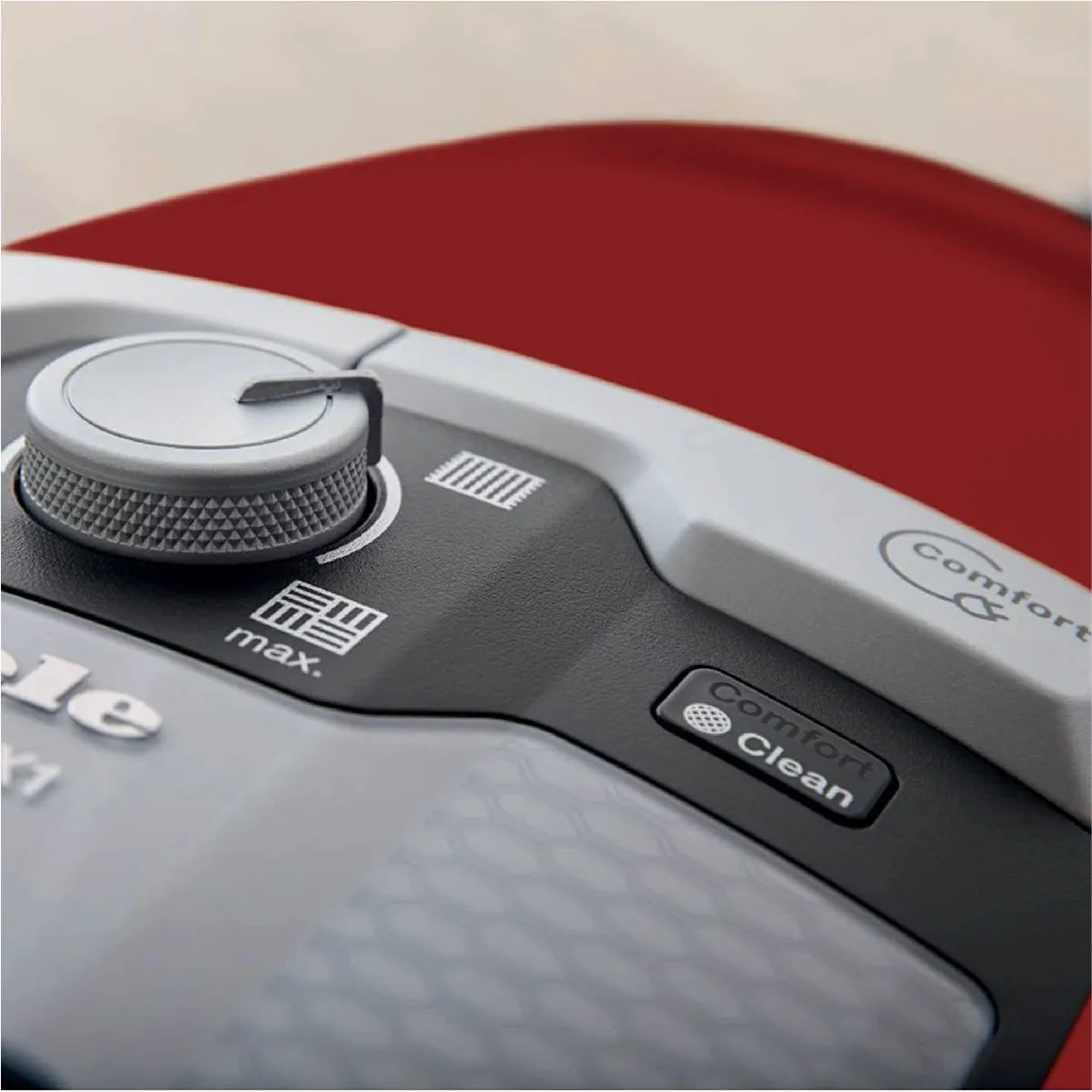 Miele Blizzard CX1 Cat & Dog Bagless Vacuum Cleaner 41KCE037CDN (Mango Red)