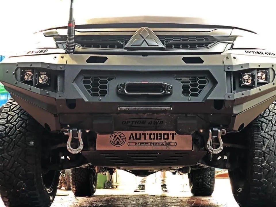 Mitsubishi Pajero V.1 FRONT WINCH BAR  ( 2015-2019 )