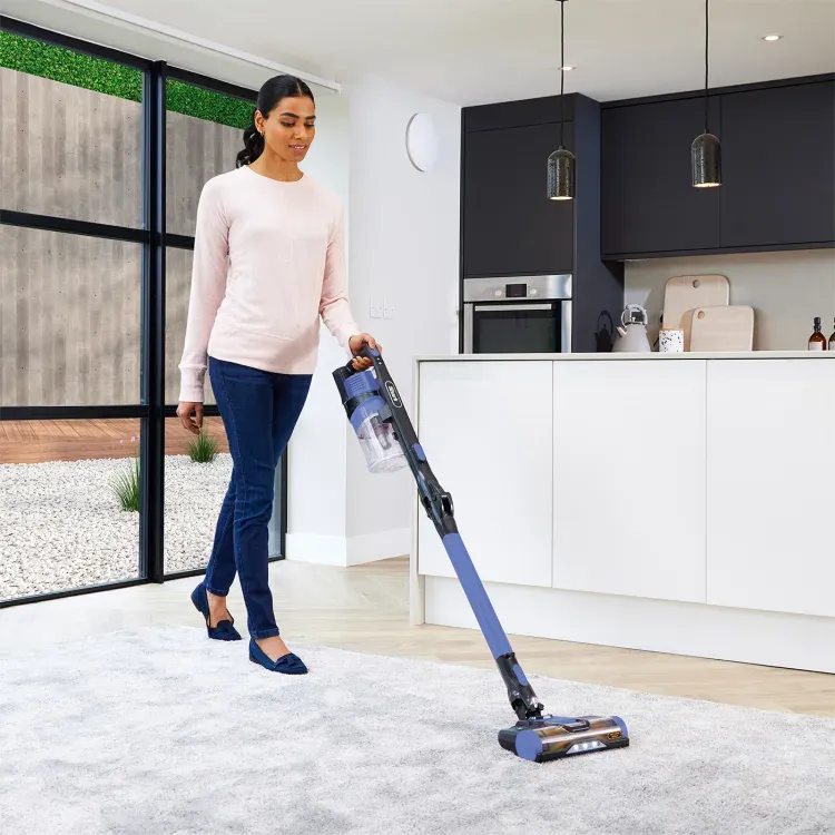 Shark 0.7L Anti Hair Wrap Cordless Vacuum Cleaner - Blue & Black | IZ202UK