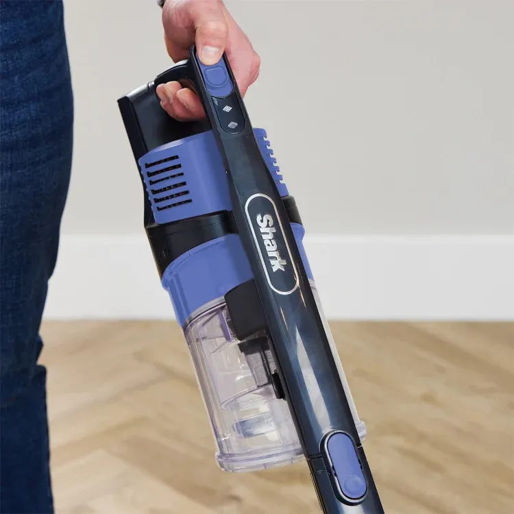 Shark 0.7L Anti Hair Wrap Cordless Vacuum Cleaner - Blue & Black | IZ202UK