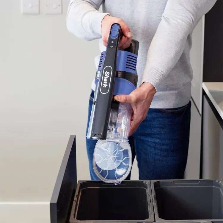 Shark 0.7L Anti Hair Wrap Cordless Vacuum Cleaner - Blue & Black | IZ202UK