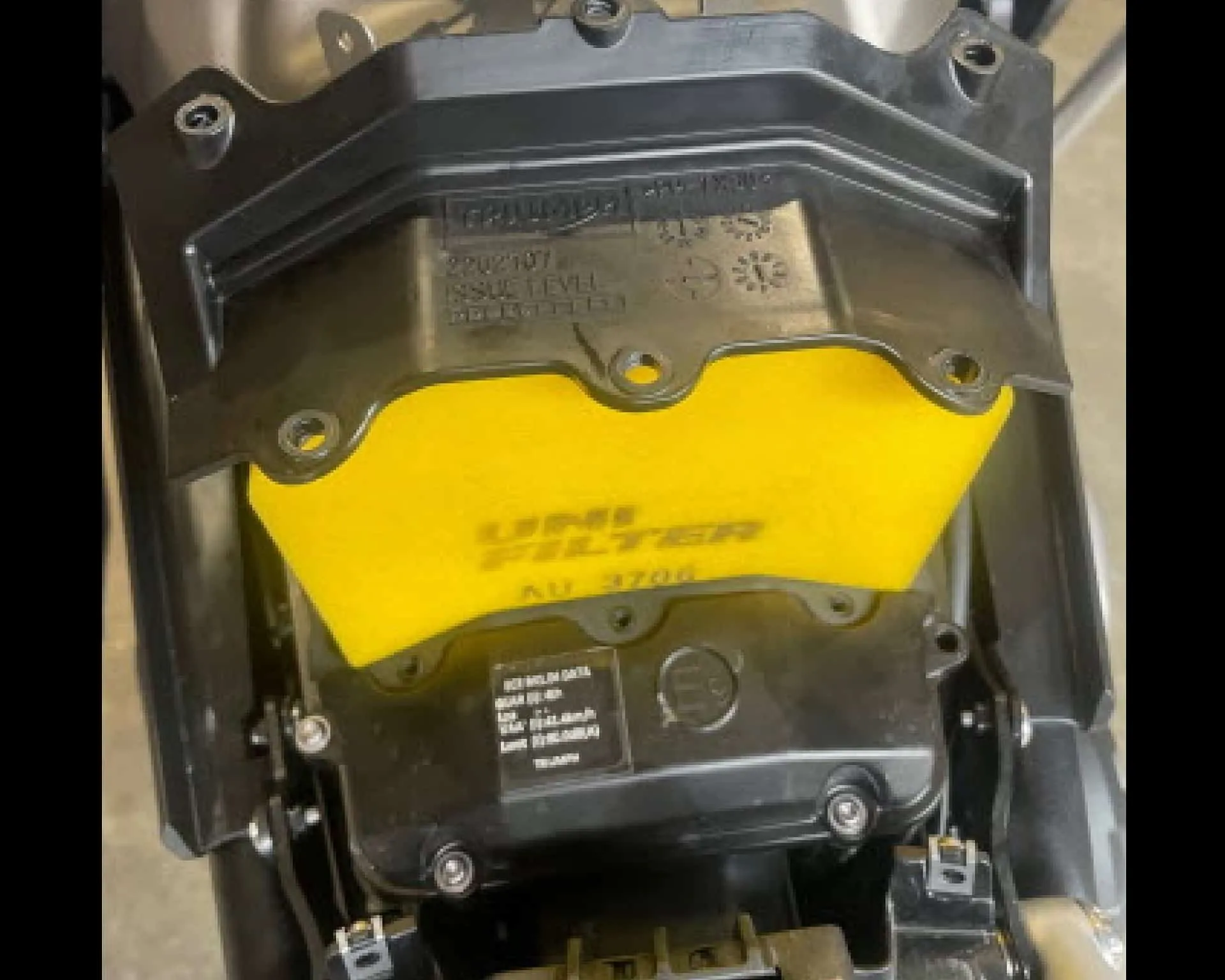 Unifilter Filter Replacement for Triumph Tiger 900 21 (AU3706)