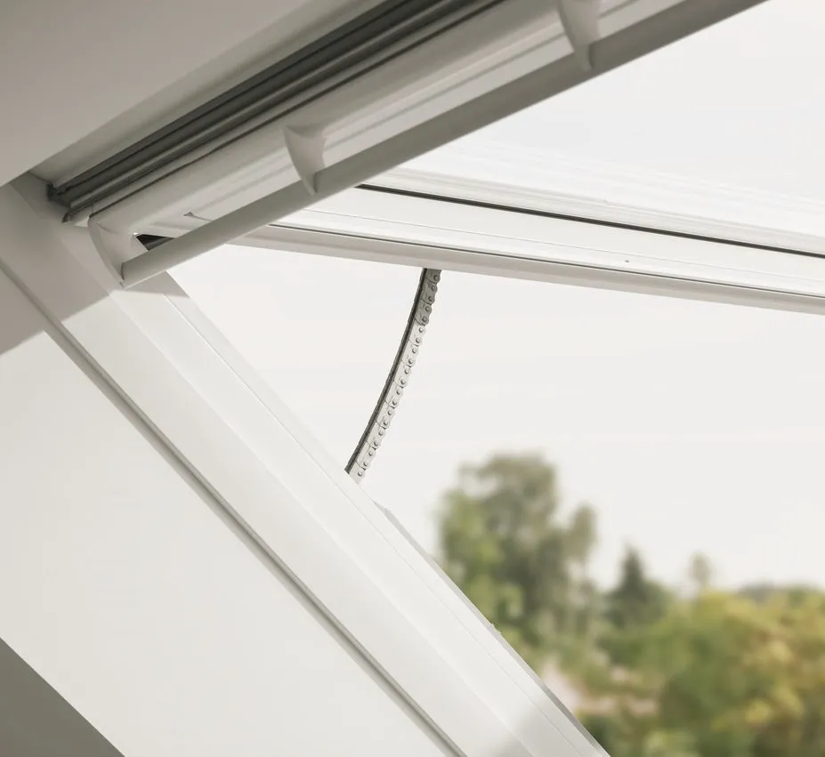 VELUX GPU FK06 007021U Top-Hung INTEGRA® Electric Window (66 x 118 cm)