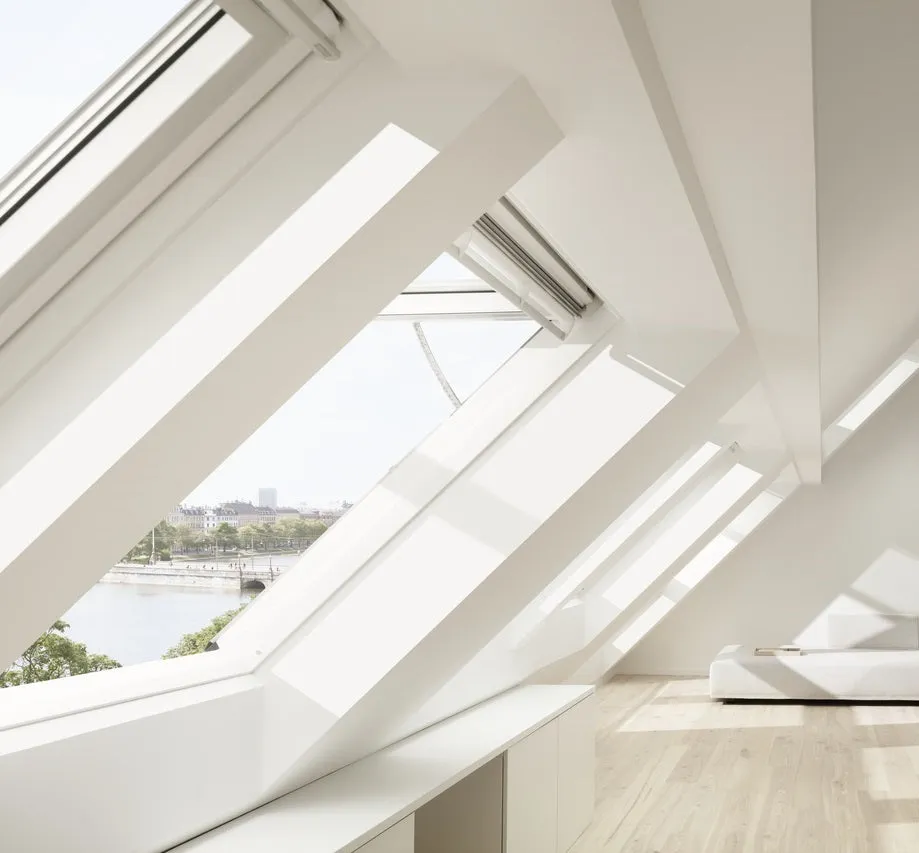 VELUX GPU FK06 007021U Top-Hung INTEGRA® Electric Window (66 x 118 cm)
