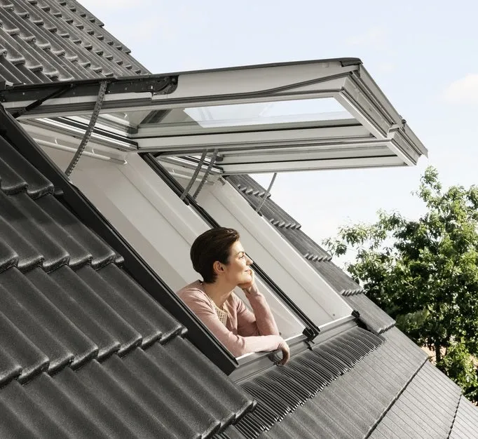 VELUX GPU FK06 007021U Top-Hung INTEGRA® Electric Window (66 x 118 cm)